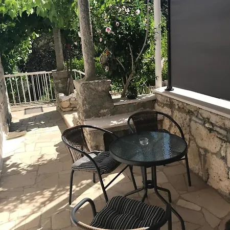 Flora's Garden Apartment Korčula